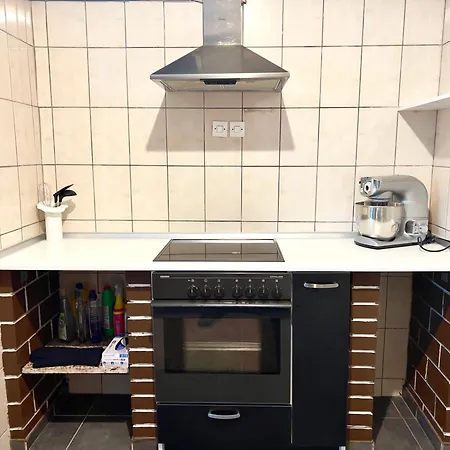 Apartment La Bocca - Airport, Parking, Ac, Bidet, Coffee Machine, Ps3 Sarajevo