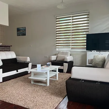 La Bocca Apartment - Sarajevo Airport, Private Parking, 2 Acs Sarajevo