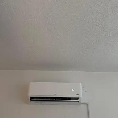 La Bocca - Airport, Parking, Ac, Bidet, Coffee Machine, Ps3 Apartment